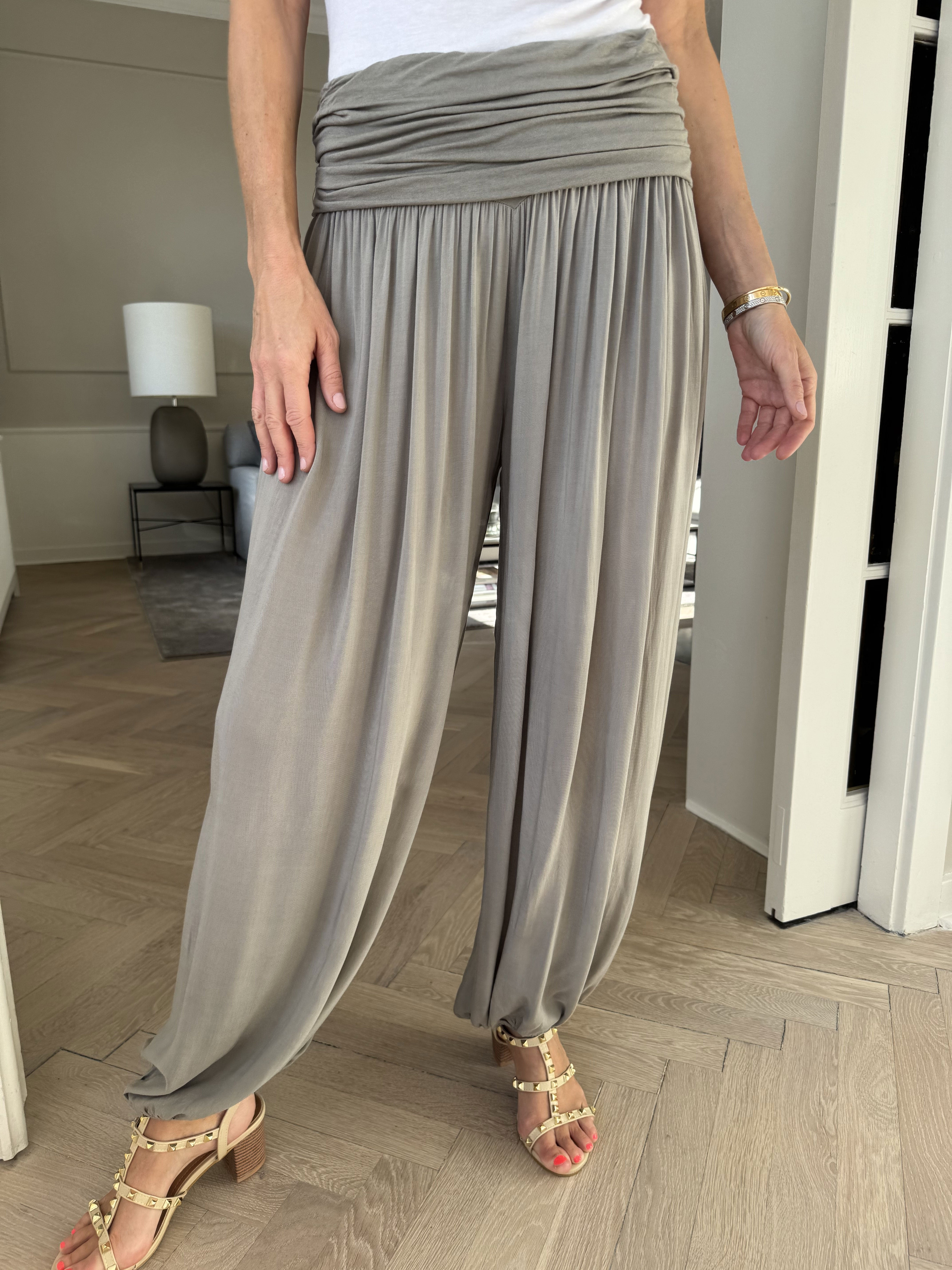 Drew - Ensfarvet boheme bukser i let viskose